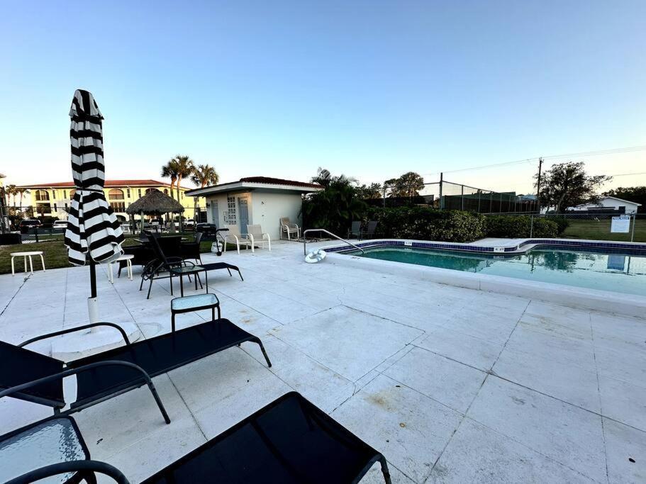 Appartement Renovated Cozy In North Naples