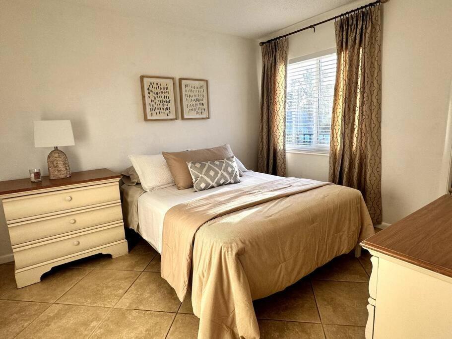 Renovated Cozy In * North Naples